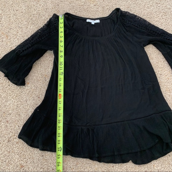 Fever black top with lace sleeve detail medium - Picture 5 of 8